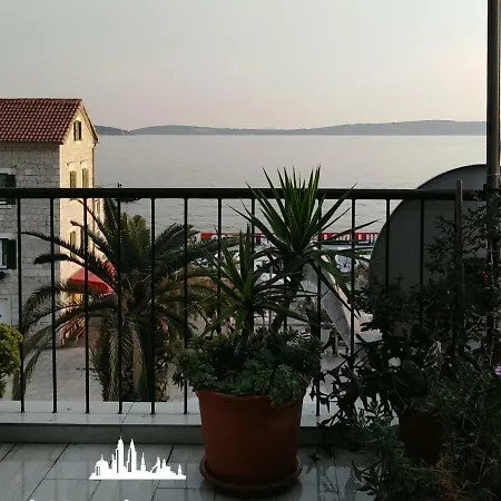 Apartments Nina Riva Kastela Exterior photo