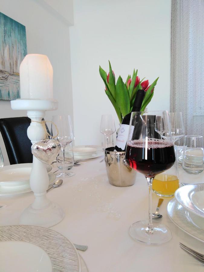Nina Riva Apartment