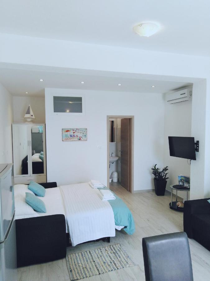 Apartment Nina Riva Kastela